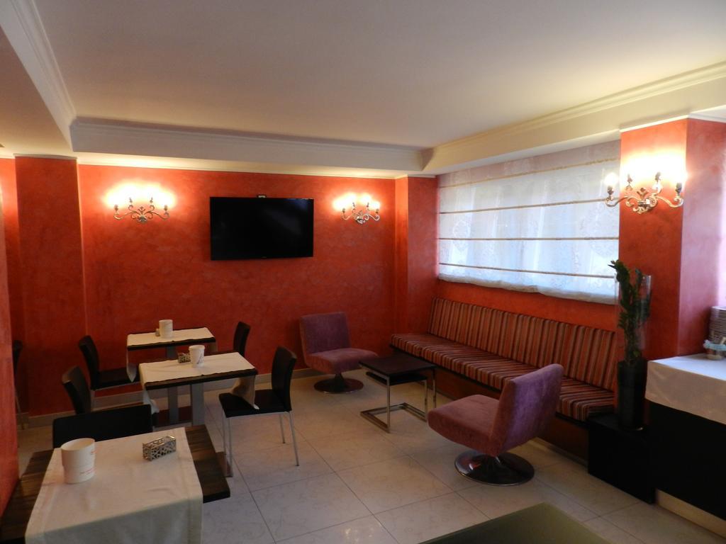 Hotel Victoria Porto San Giorgio Buitenkant foto
