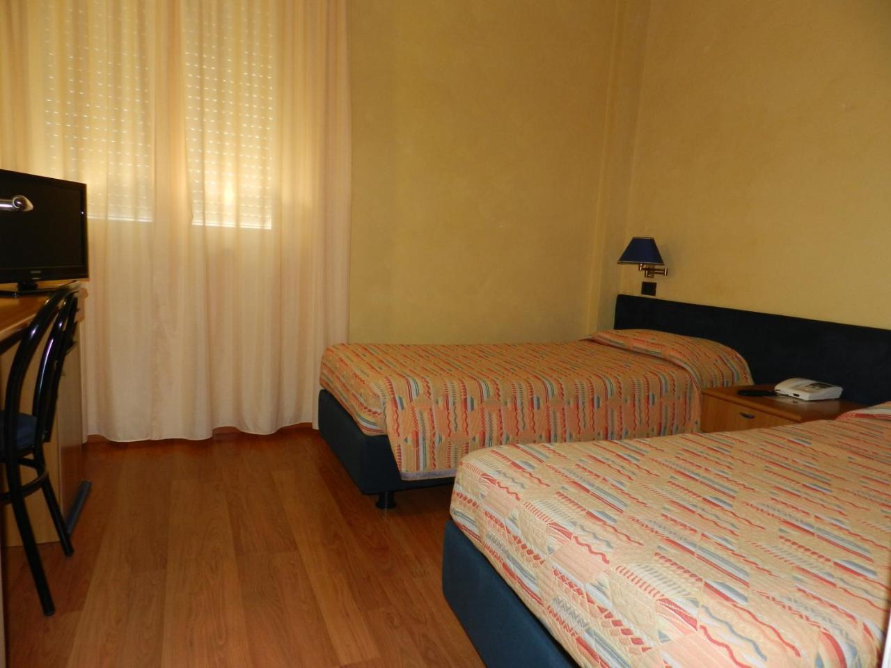 Hotel Victoria Porto San Giorgio Buitenkant foto